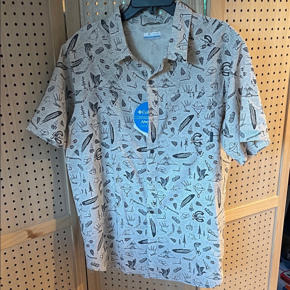 Columbia Men’s short sleeve Pilsner Peak Print button up shirt. NWT- size XL